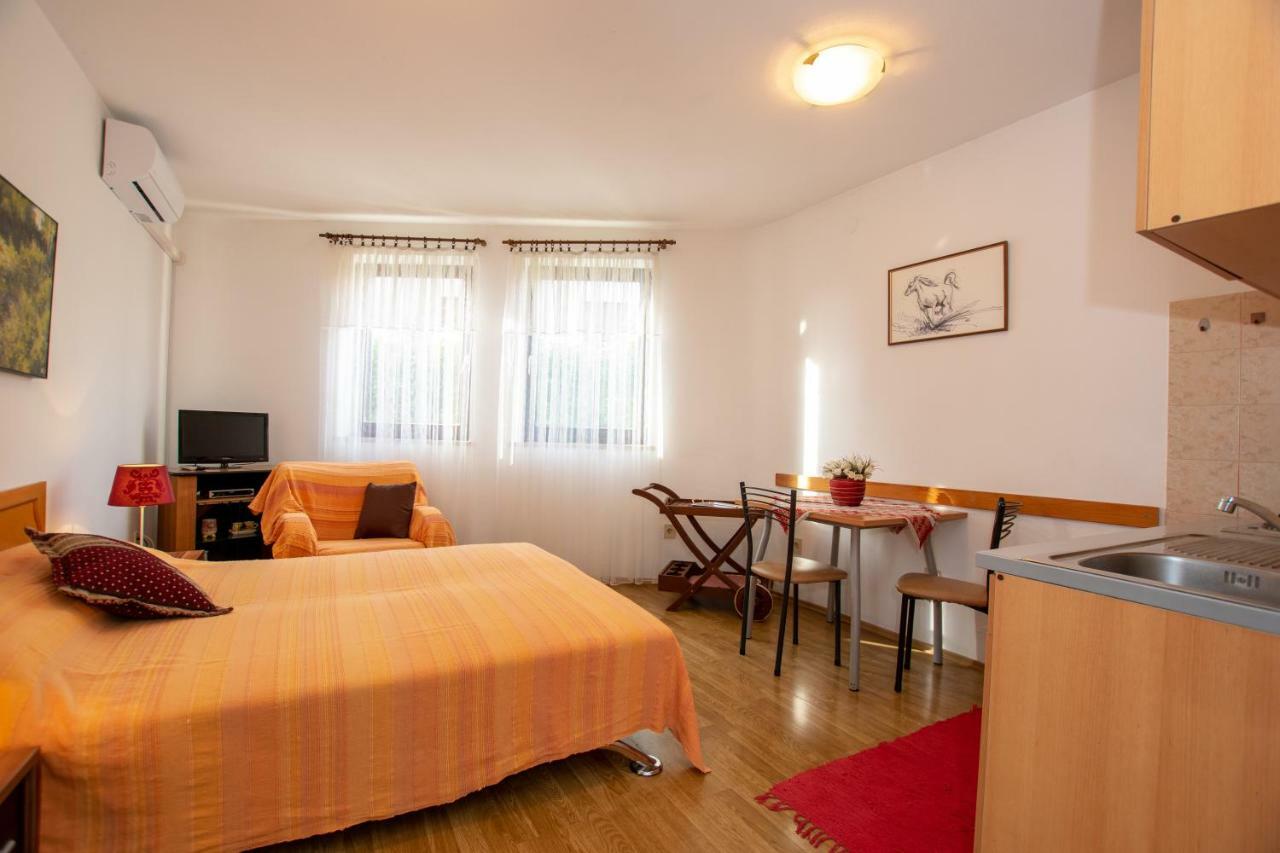 Mirjana Apartma *
