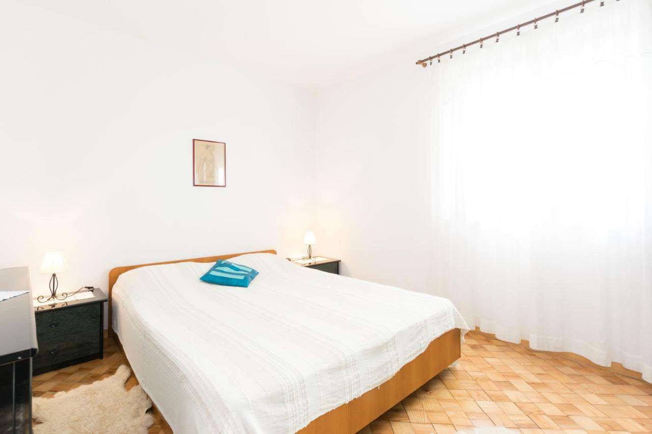 Mirjana Apartma Pula